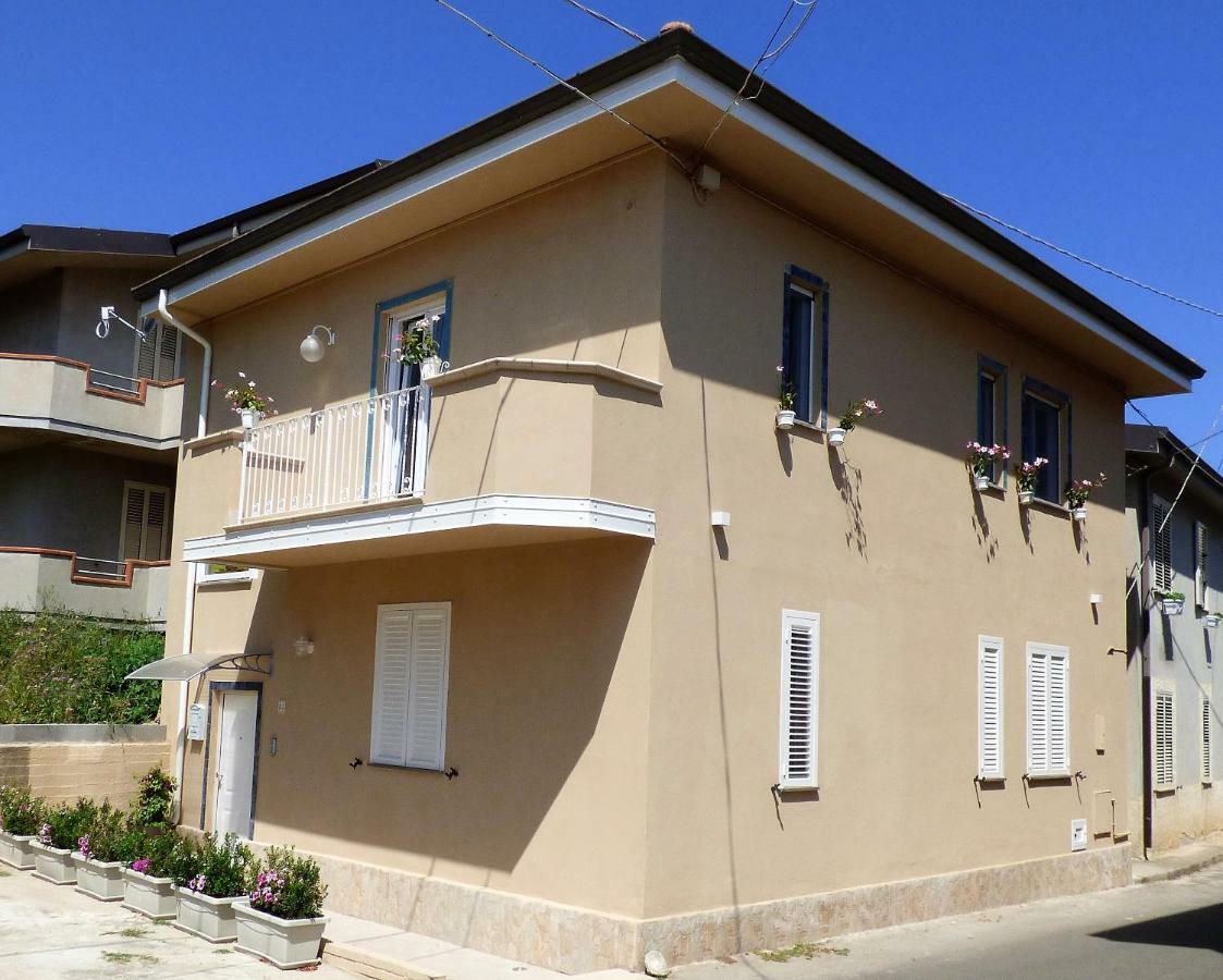 Aramoni B&B แซมโบรเน ภายนอก รูปภาพ
