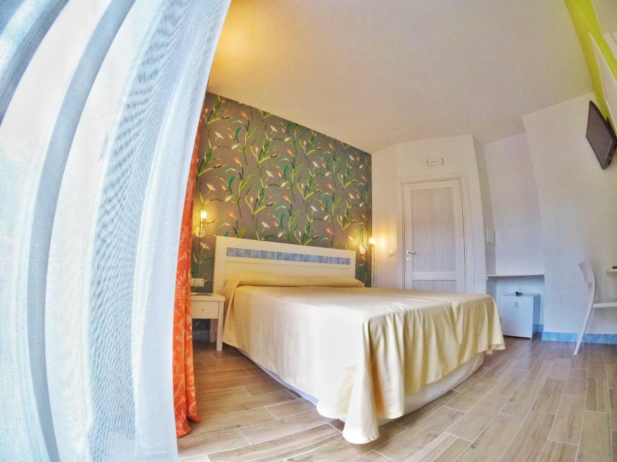 Aramoni B&B แซมโบรเน ภายนอก รูปภาพ
