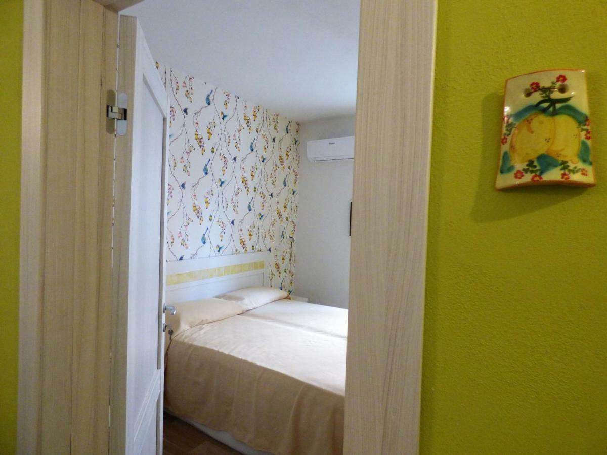 Aramoni B&B แซมโบรเน ภายนอก รูปภาพ
