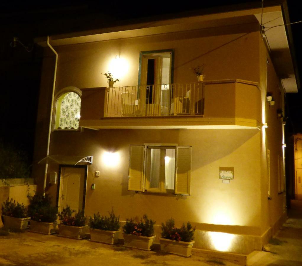 Aramoni B&B แซมโบรเน ภายนอก รูปภาพ